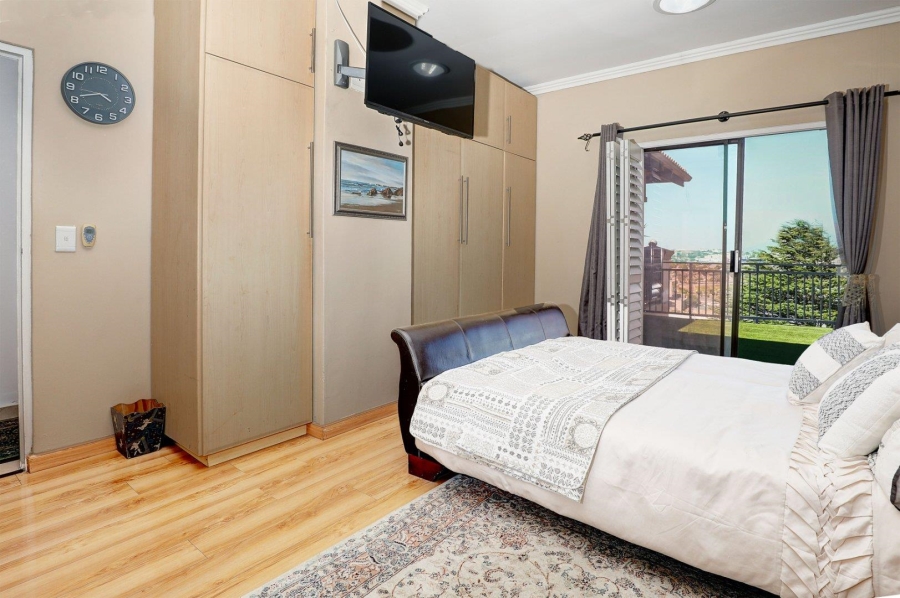 5 Bedroom Property for Sale in Welgemoed Western Cape